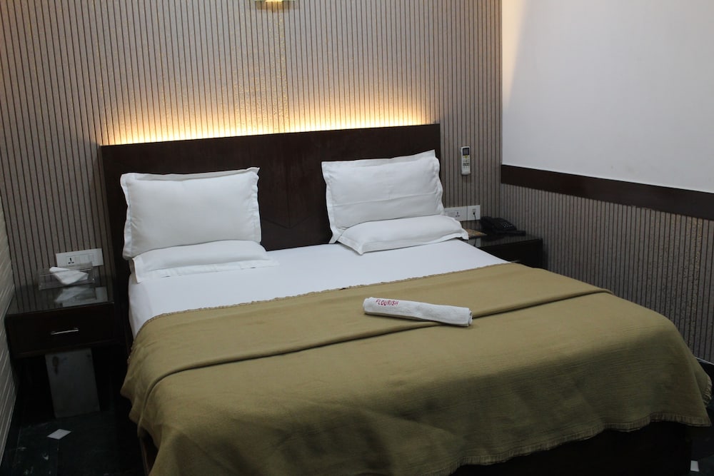 Flourish Inn Saket opposite Max Hospital