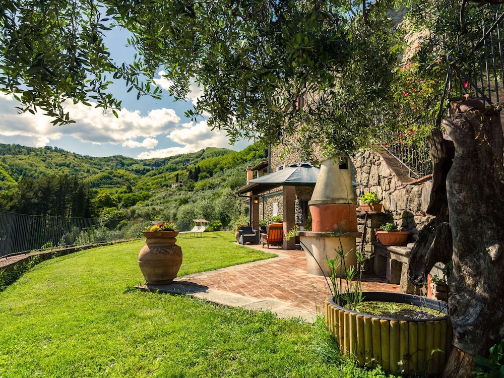 Beautiful Home in Lizzanello view 2