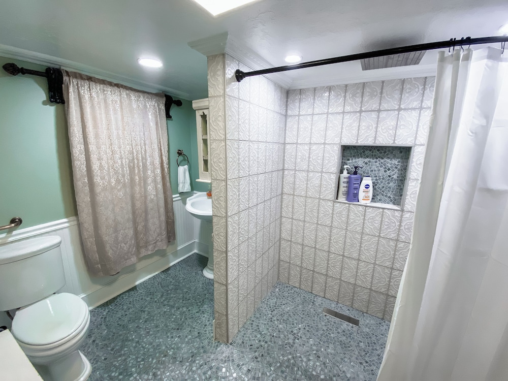 Park Place Inn and Cottages