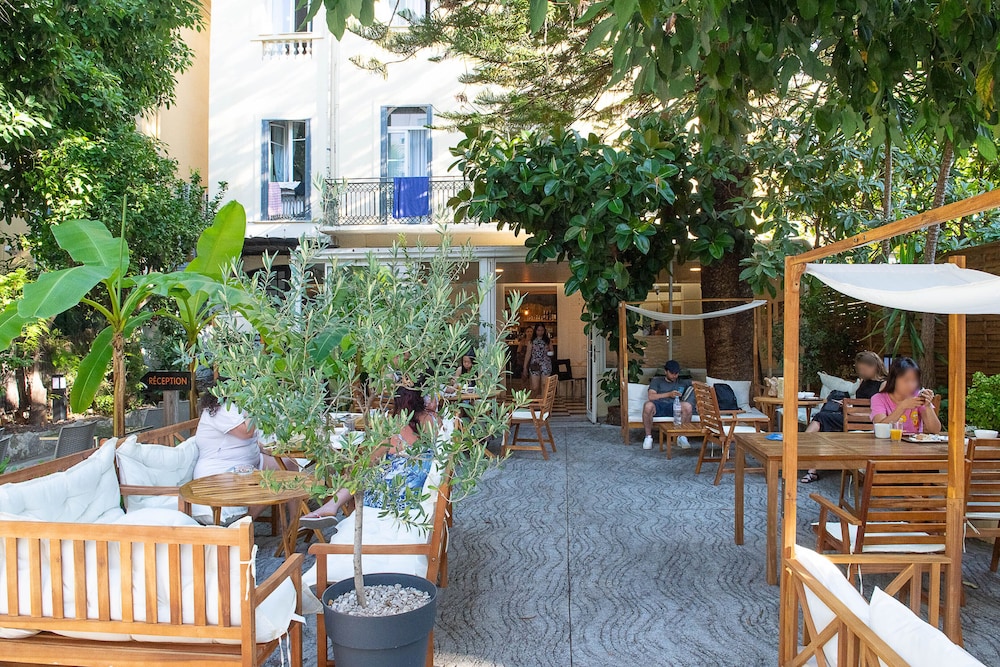 Auberge de Jeunesse HI Nice - Les Camélias view 5
