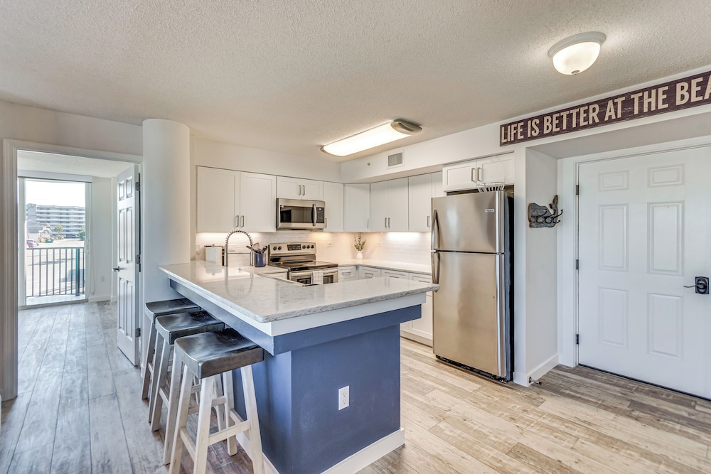 Waterfront Fort Walton Beach Condo: Pool Access!