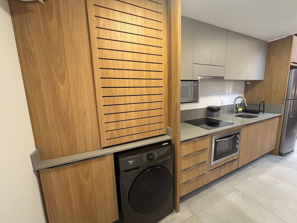 Modern Studio in Downtown Floripa Cma0101