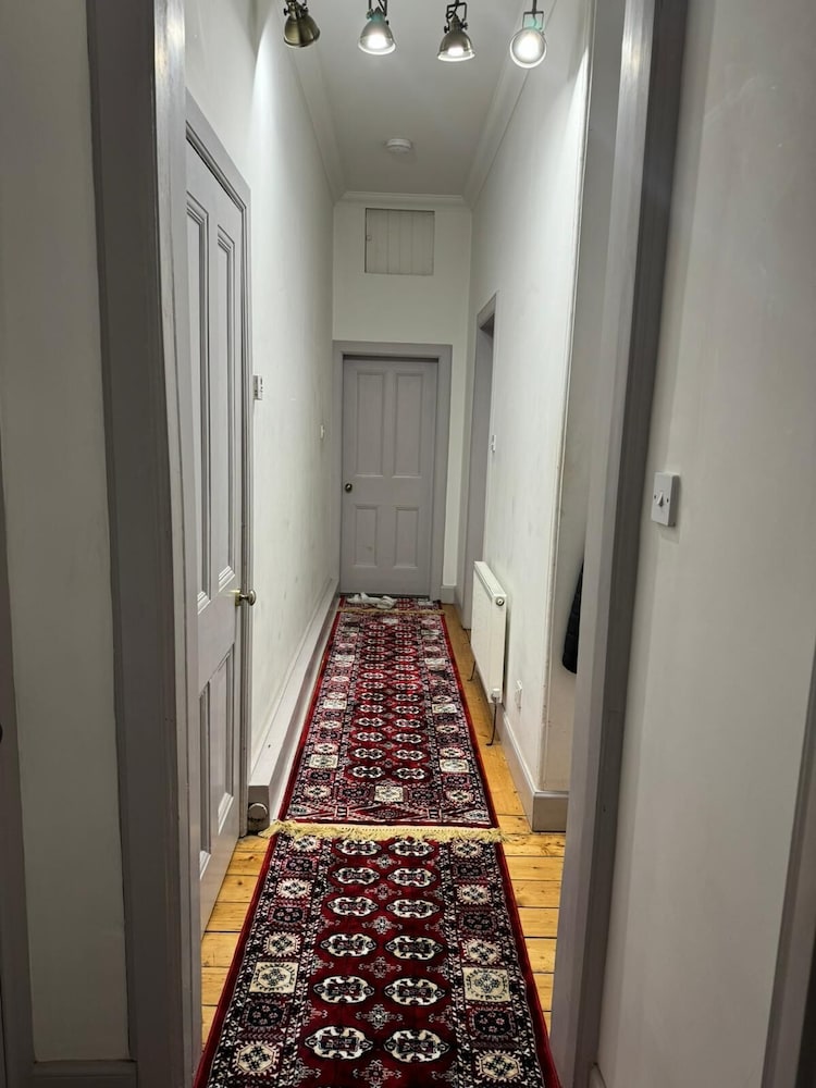 Cozy Edinburgh Apartment Escape