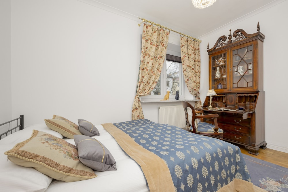 Apartment With 3 Bedrooms by Renters view 4