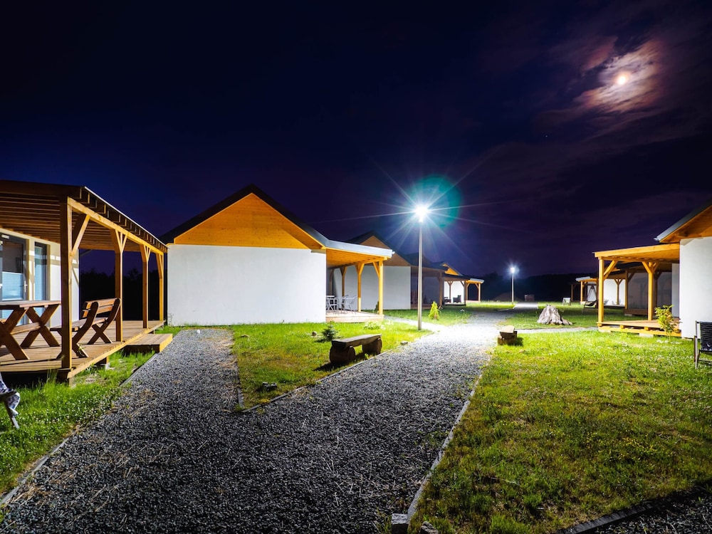 Cottages, 500m to the Lake, Jezierzany