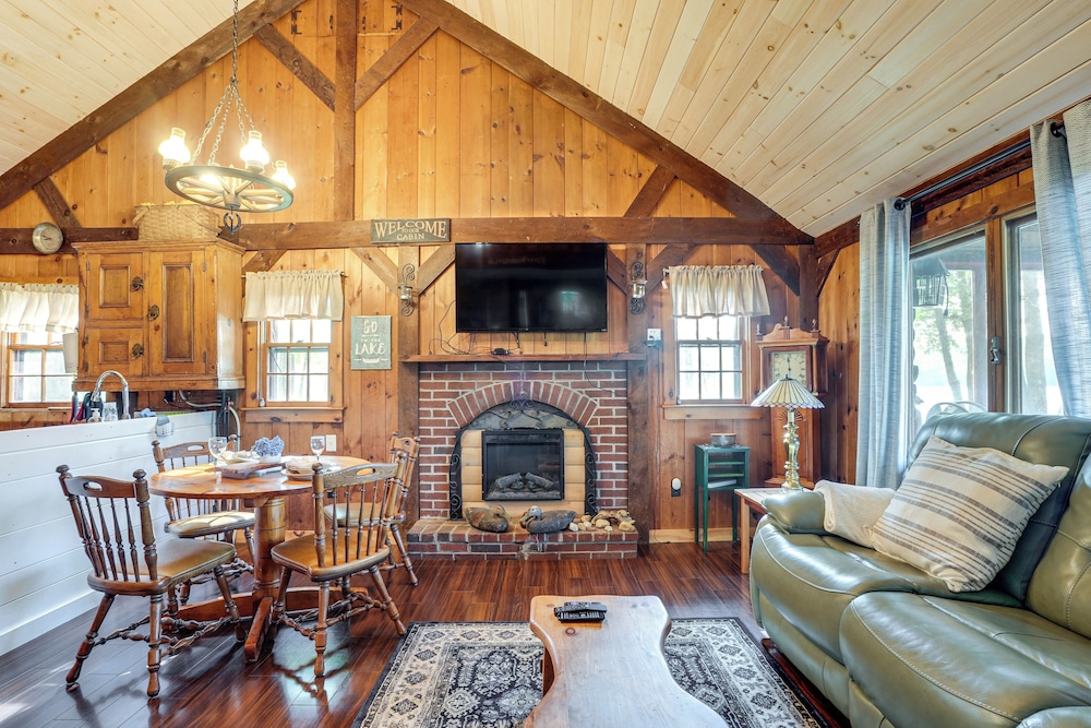 Lakeside Log Cabin w/ Porch in Monadnock Region