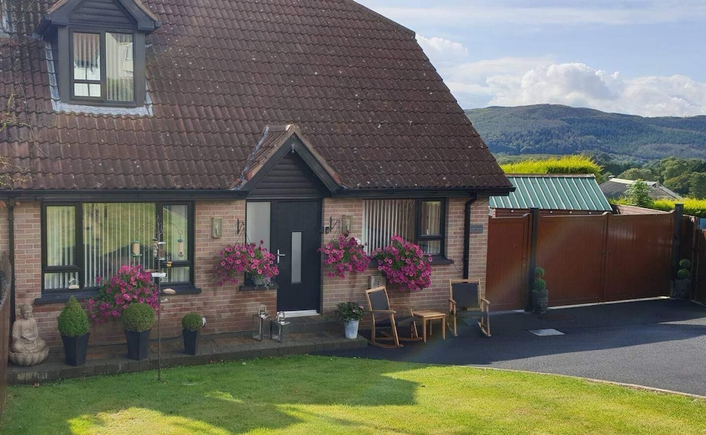 Warrenpoint Countryside -3bedroom-private Garden