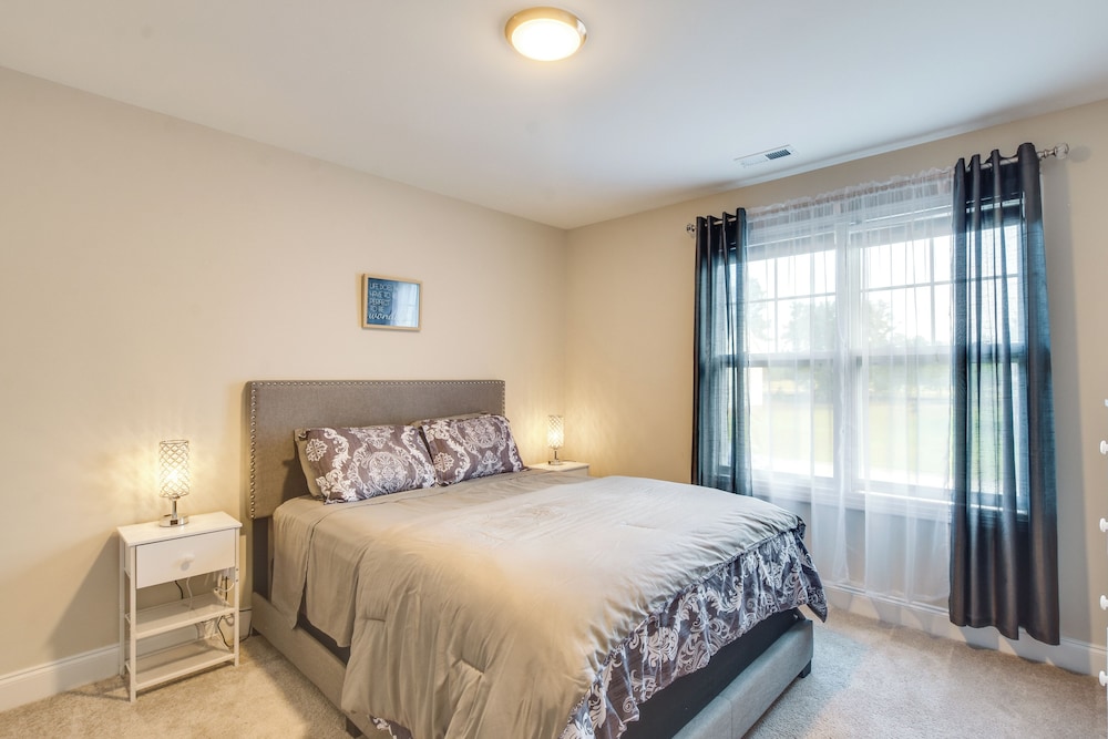 11 Mi to Fort Bragg: Family Home w/ Patio!