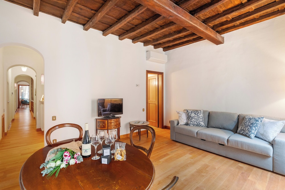 Monti Apartments