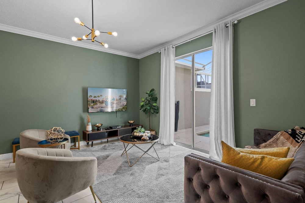 Chic 4BR Home With Mickey Star Wars Rooms