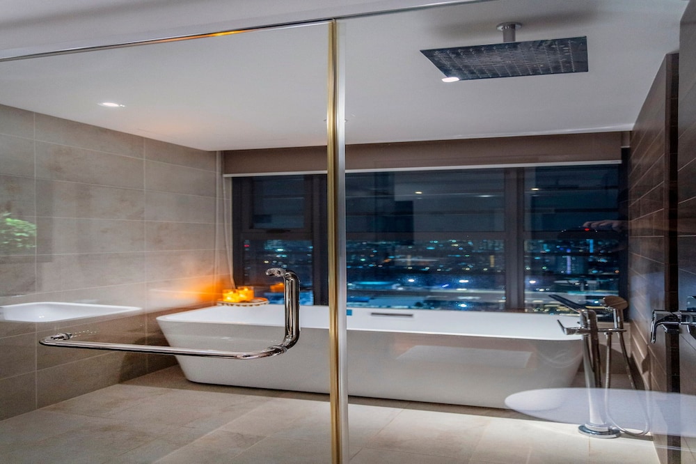 Novo Suites @ Jalan Ampang Skypool