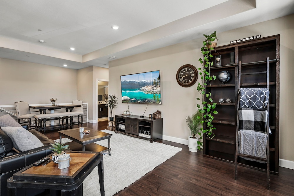 Reno Vacations - Marketing in Reno With 2 Bedrooms and 2 Bathrooms - Property Image 3