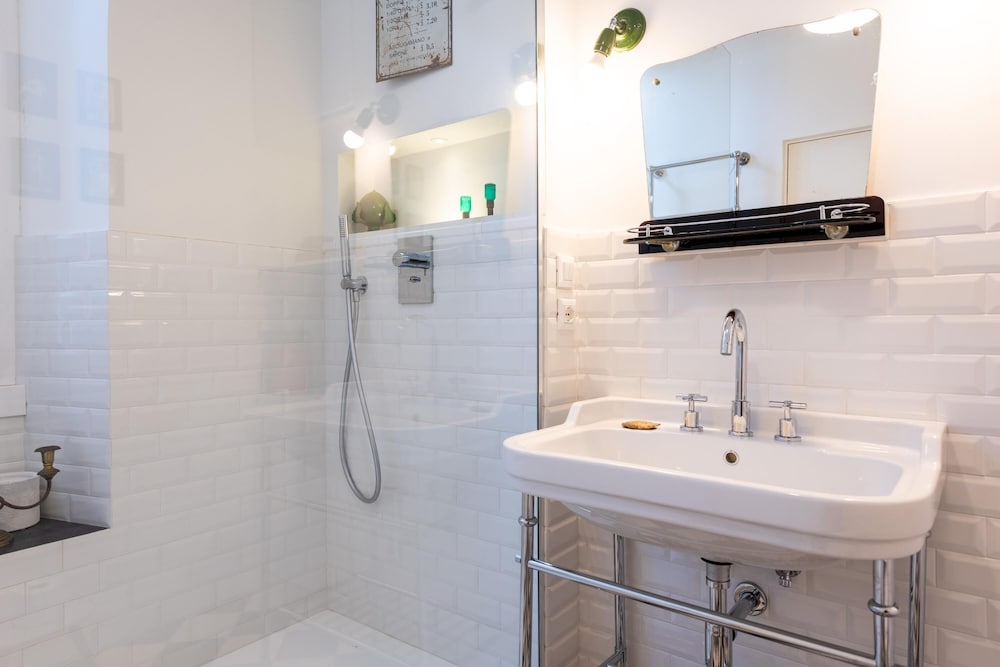 Boho 202 in Rome With 2 Bedrooms and 2 Bathrooms
