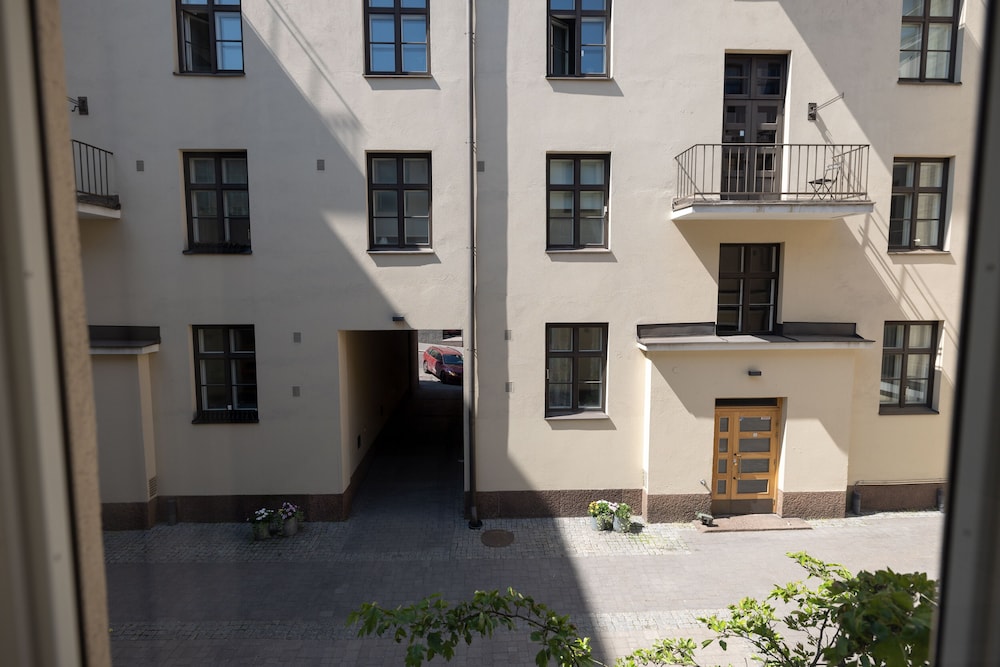 2ndhomes Bright 2BR Apartment view 4