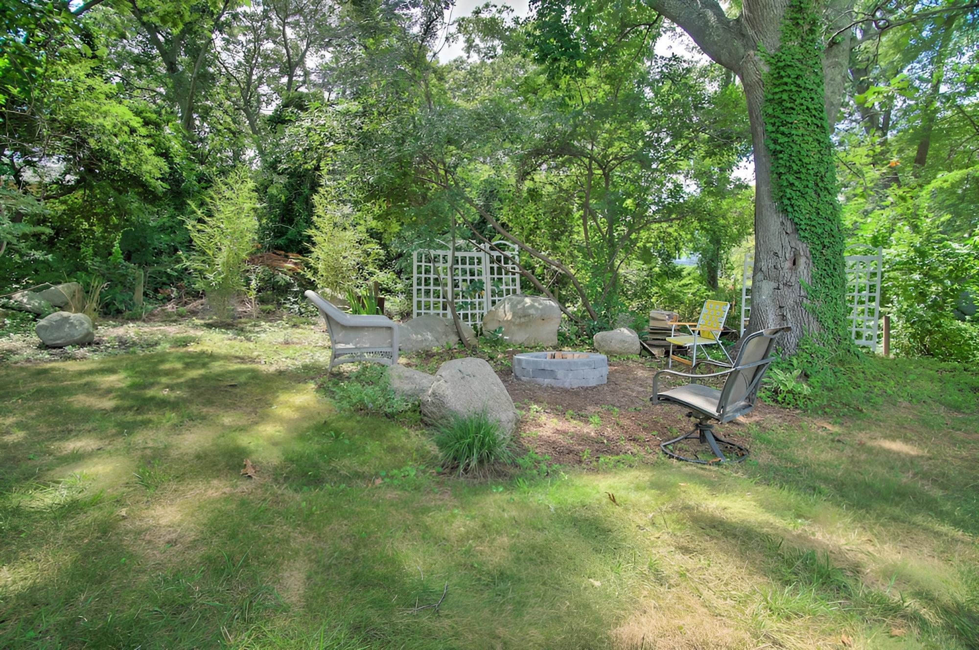 Cozy Plymouth Home - Walk to Bartlett Pond! view 2
