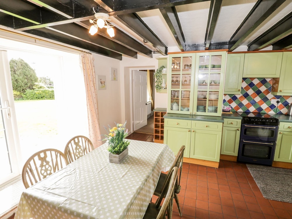 Woodlands Cottage