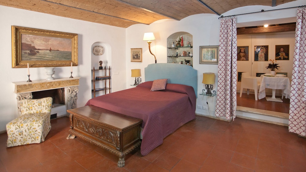 Rental in Rome Arco Ciambella Studio