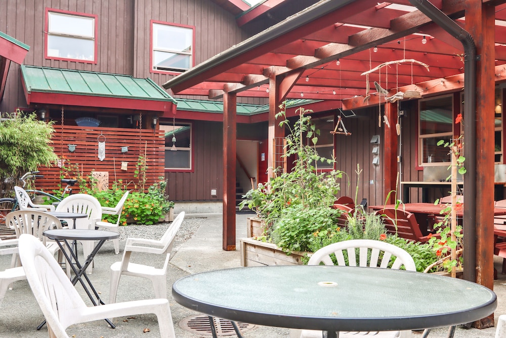 Tofino Vacations - Whalers Guesthouse - Property Image 16