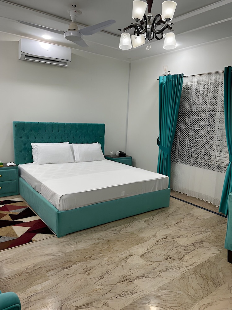 Moon Residency