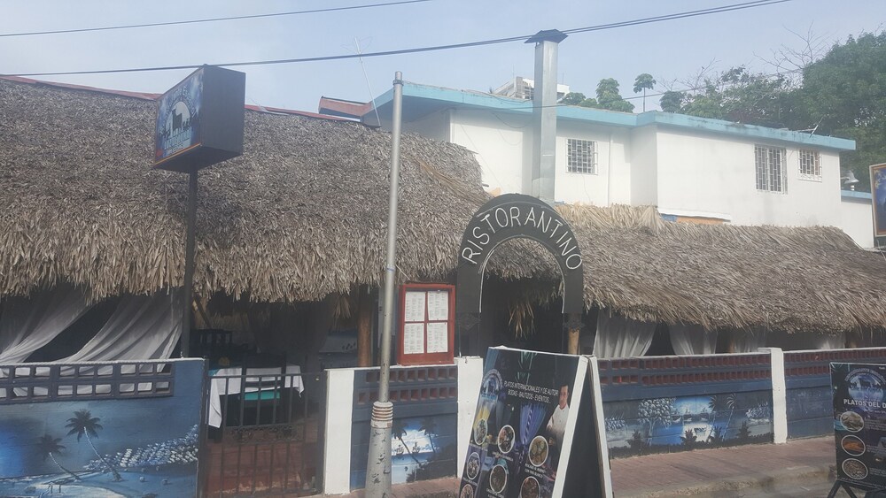 Luz de Luna Hotel & Spanish Restaurant