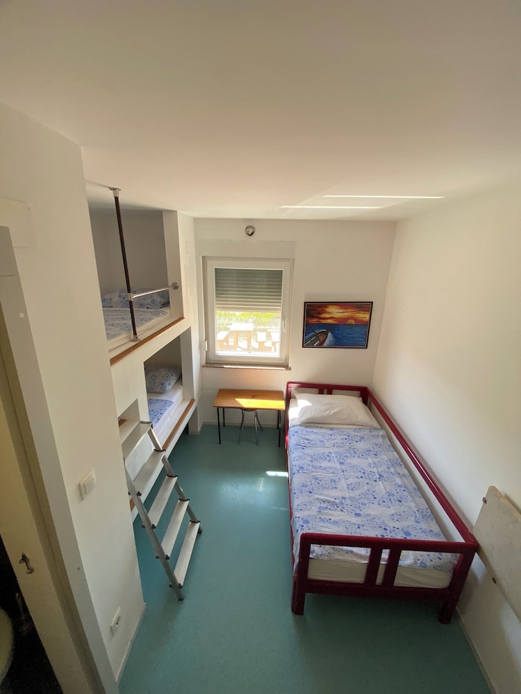 Hostel Kantun