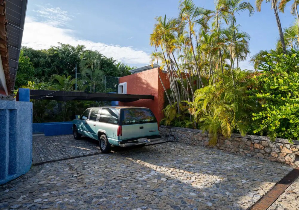 Lujosa Casa de 4 Recámaras con Alberca