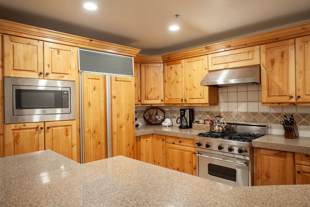Trail's End Lodge at Deer Valley Resort - Four Bedroom Residence with Space #504 4 Condo
