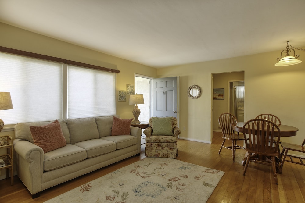 369 Stimson 3 Bedroom Home by Redawning view 4