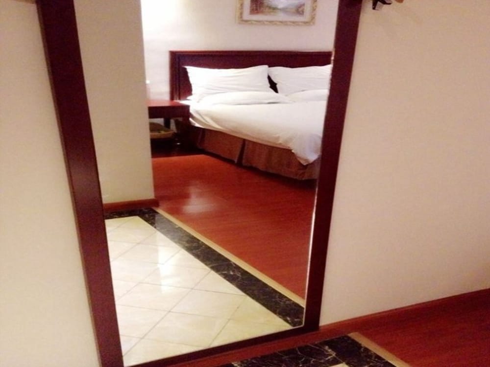 GreenTree Inn Liaocheng Chiping East Huixin Road Business Hotel