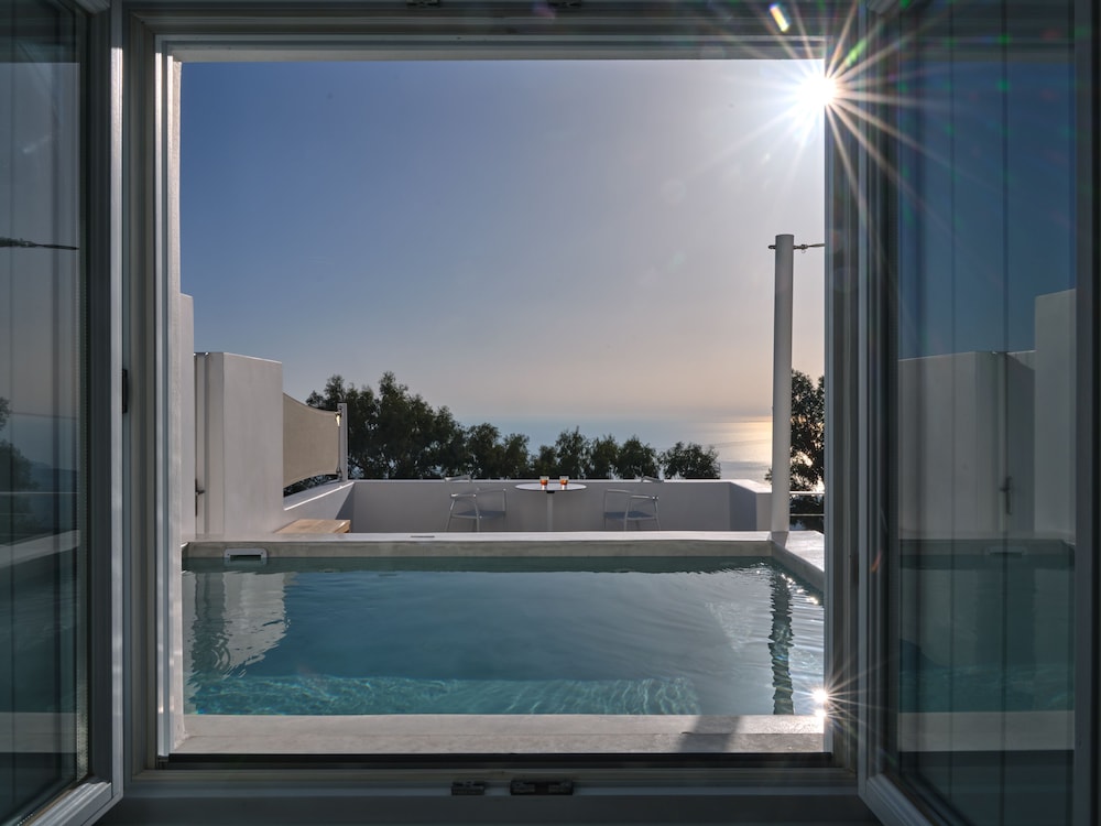 Santorini Heights