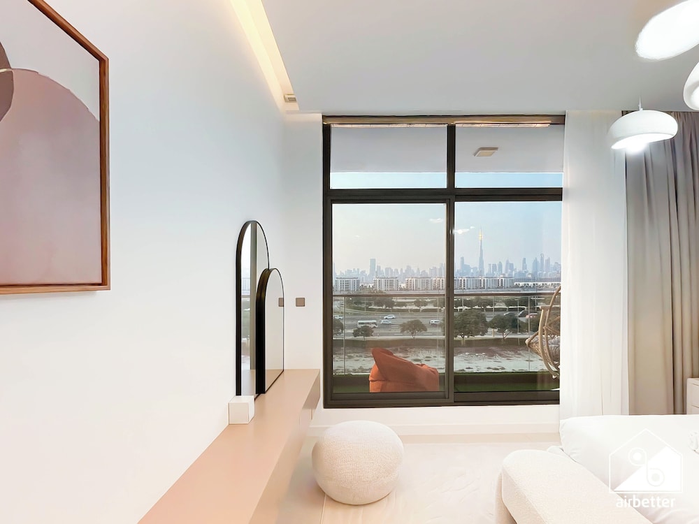 Luxury 1BR w/ Balcony & Burj Khalifa View