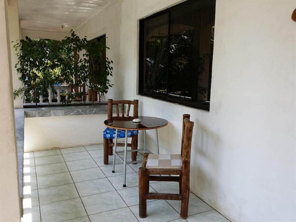 Lapu Lapu Cottages and Restaurant