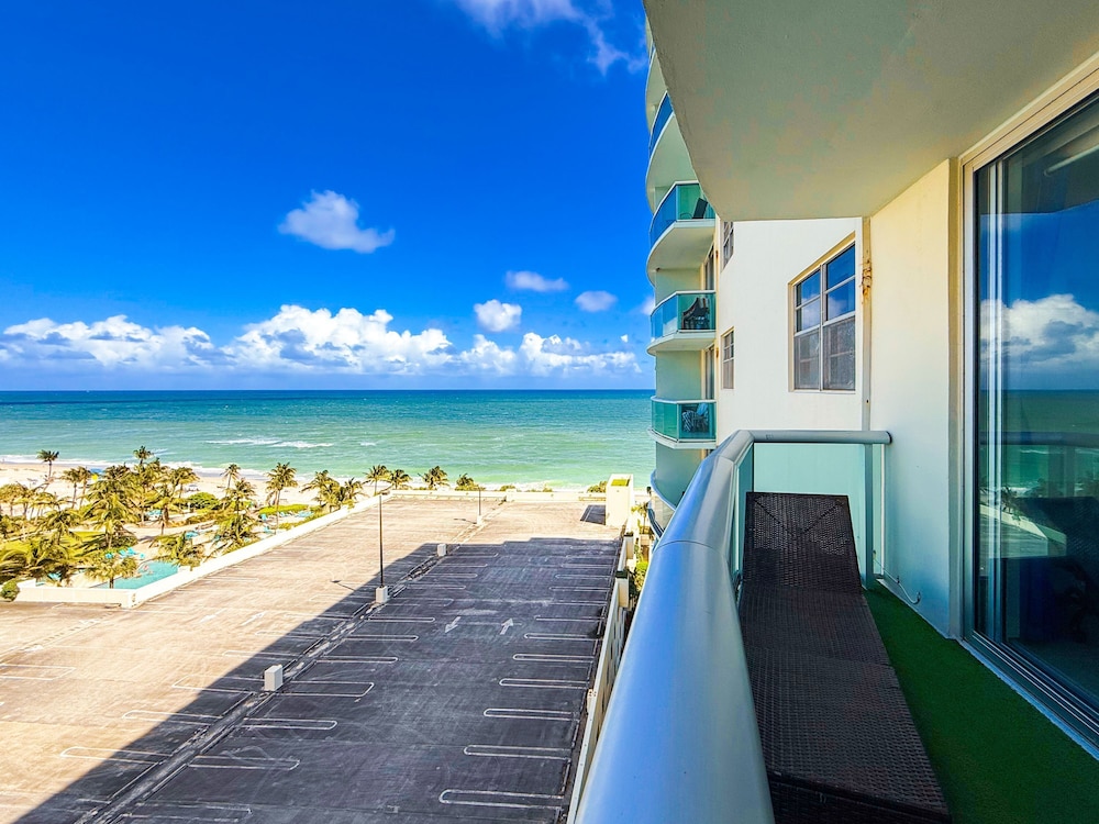 Heated Pools Beach Your Ideal Hollywood Stay