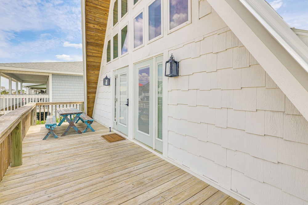 Unique A-frame Beach House: 'the Beacon at Oib'