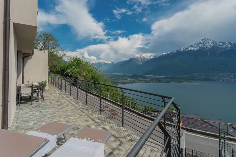 Blooms by the Lake by Rent all Como