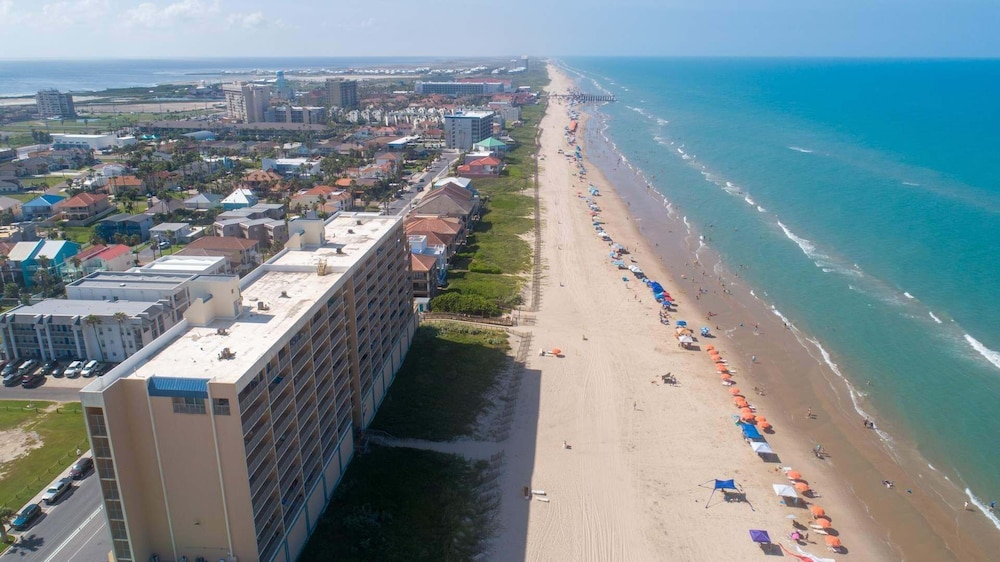 Penthouse Beachfront Views Renovated 4 Bedroom Condo