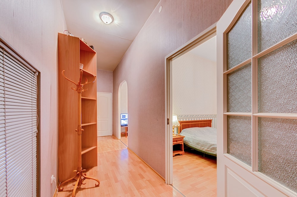 Apartment on Italyanskaya 33 view 3
