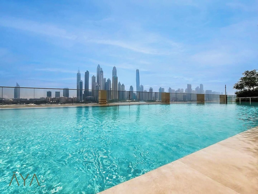 Luxurious 2BR at Sunrise Bay