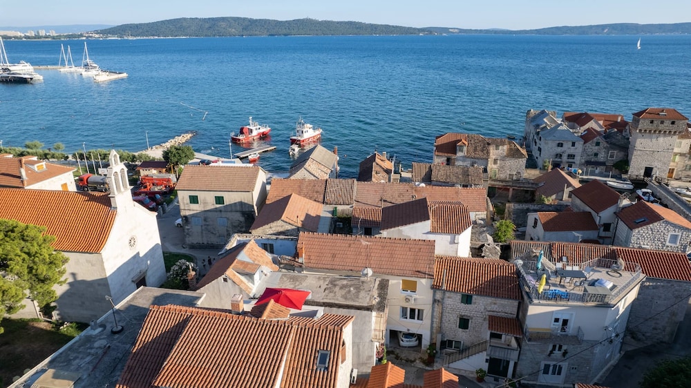 Kastel Gomilica Cozy and Stylish Apartments Near the Sea view 3