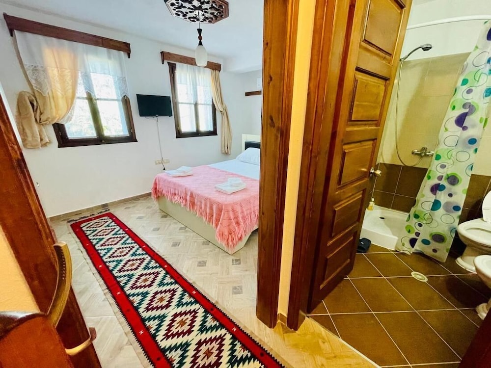 Denishouse-private Rooms Guesthouse Gjirokastra
