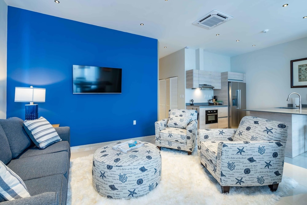 Fabulous Chic Apartment Filled w Natural Light at Famous Handelskade