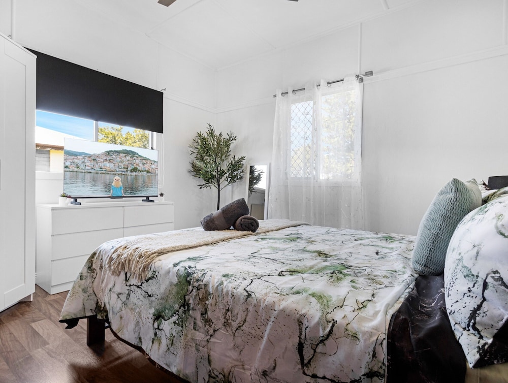 Spacious Home Near Urangan Beachfront