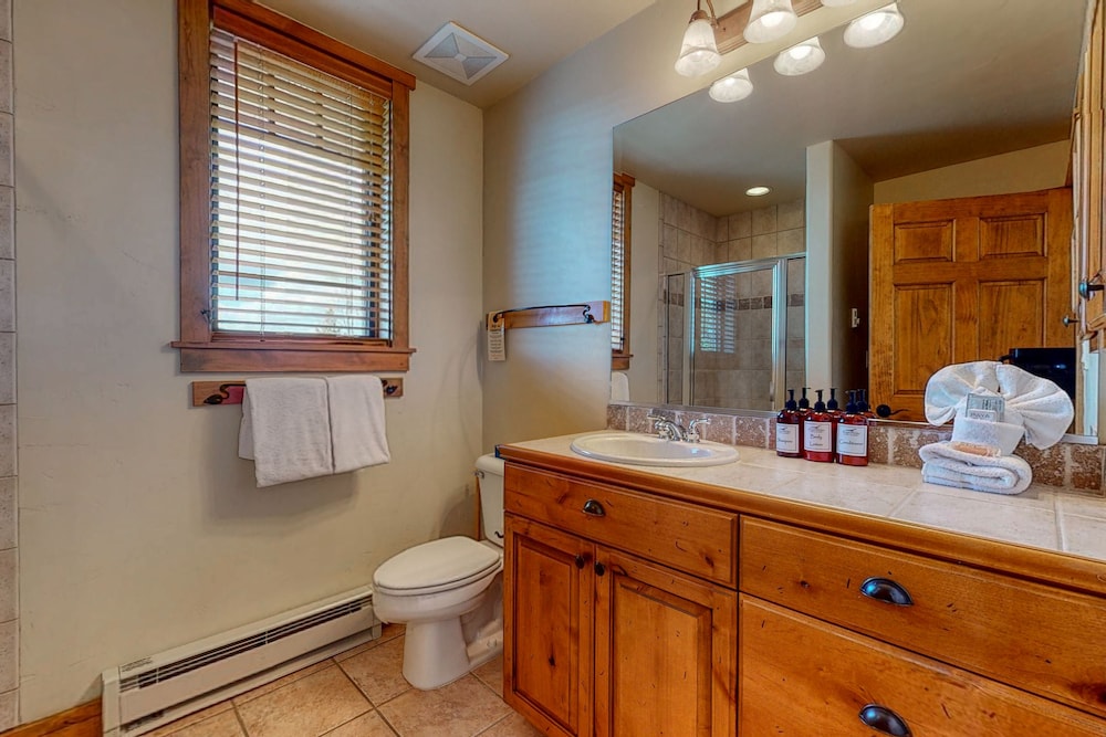 EagleRidge Lodge & Townhomes view 5