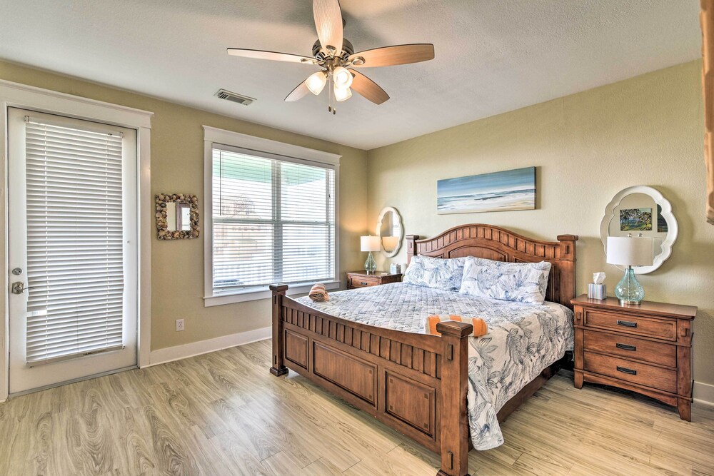 Breezy Galveston House w/ 2 Decks & Ocean Views! view 4