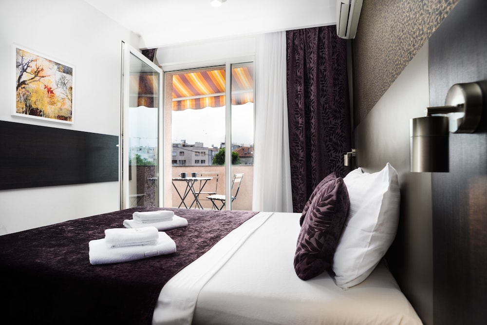 Feel Belgrade Aparthotel