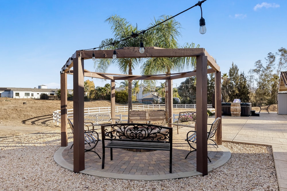 Bordeaux Private Pool Hot Tub Game Room Near Temecula Vineyards