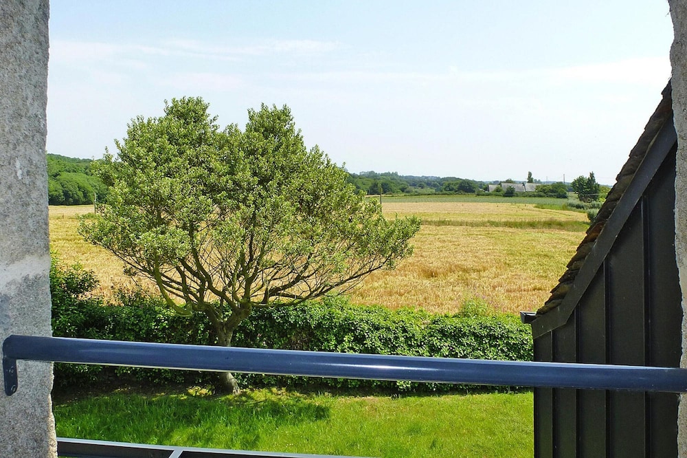 Comfortable Country Villa, Near Coast, Plougasnou view 5