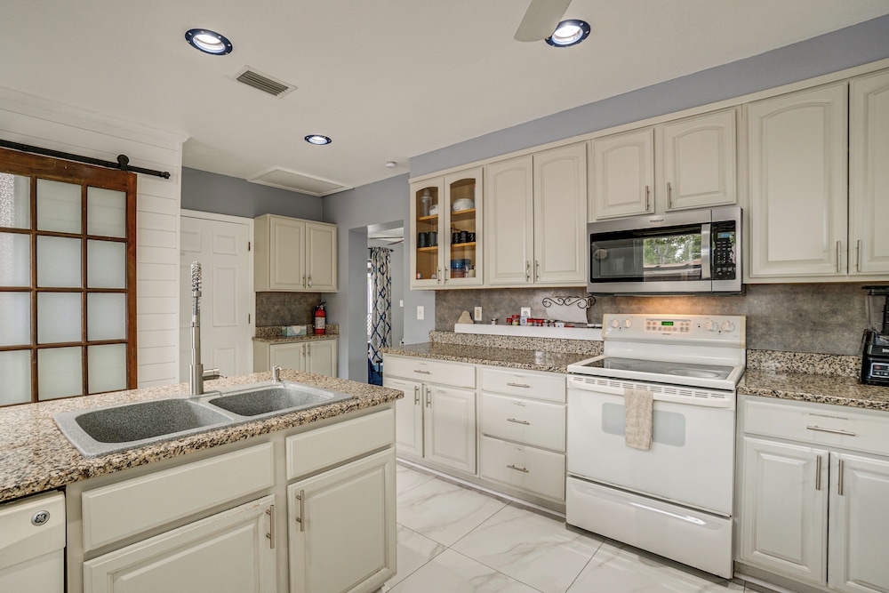 2 Mi to Riverwalk: Gem w/ Private Pool & Yard!