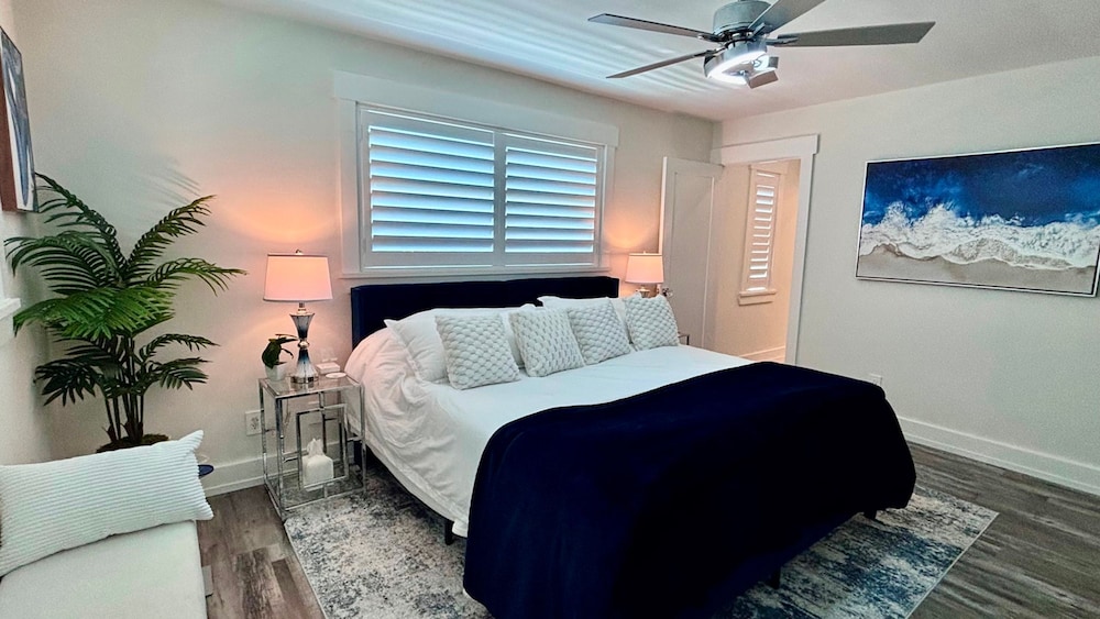 Tropical Hideaway in Fort Myers Beach