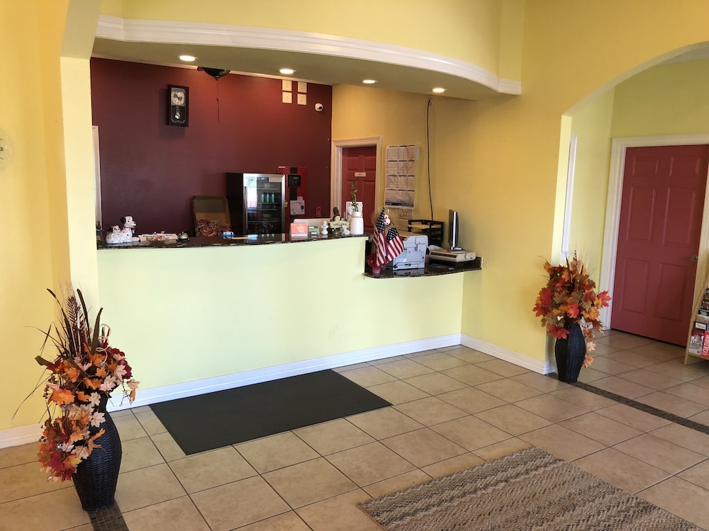 Whitesboro Inn & Suites